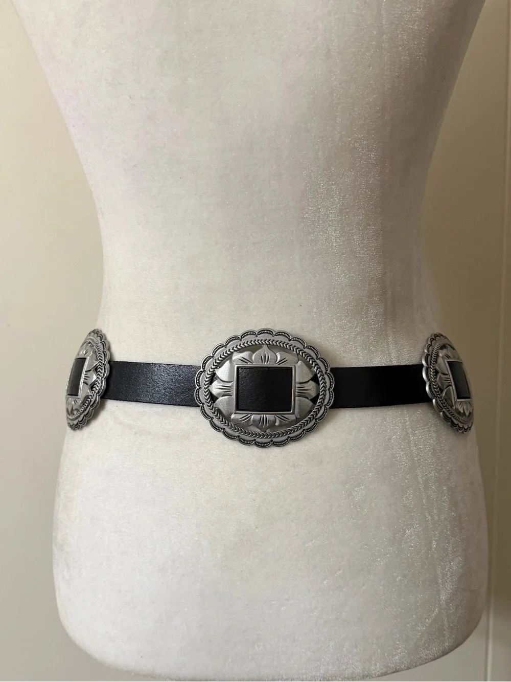 MW Most Wanted  Black Genuine Leather Silver Concho Country Western Belt